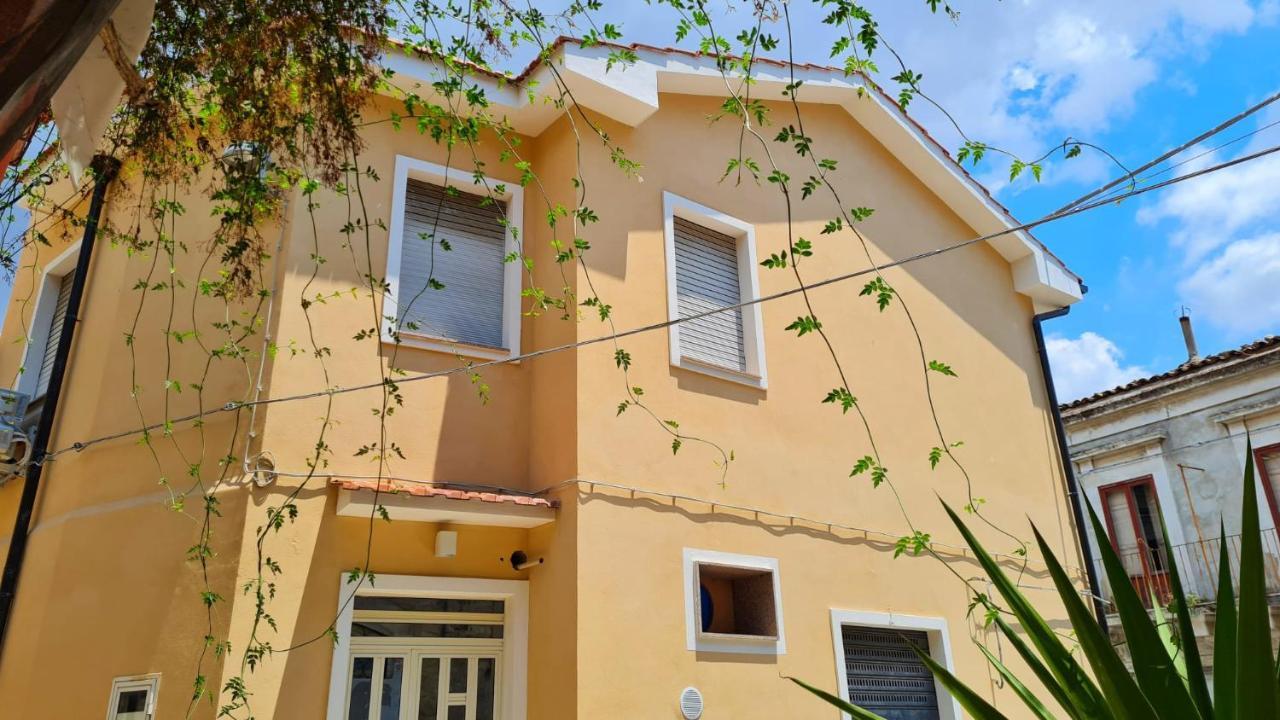 Casa Vacanze La Melagrana Modica Esterno foto